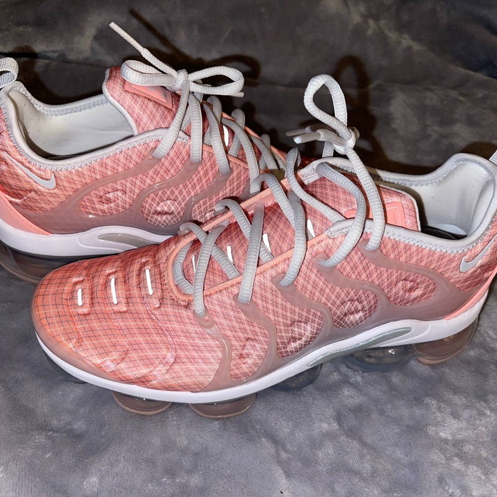 womens nike vapormax size 9